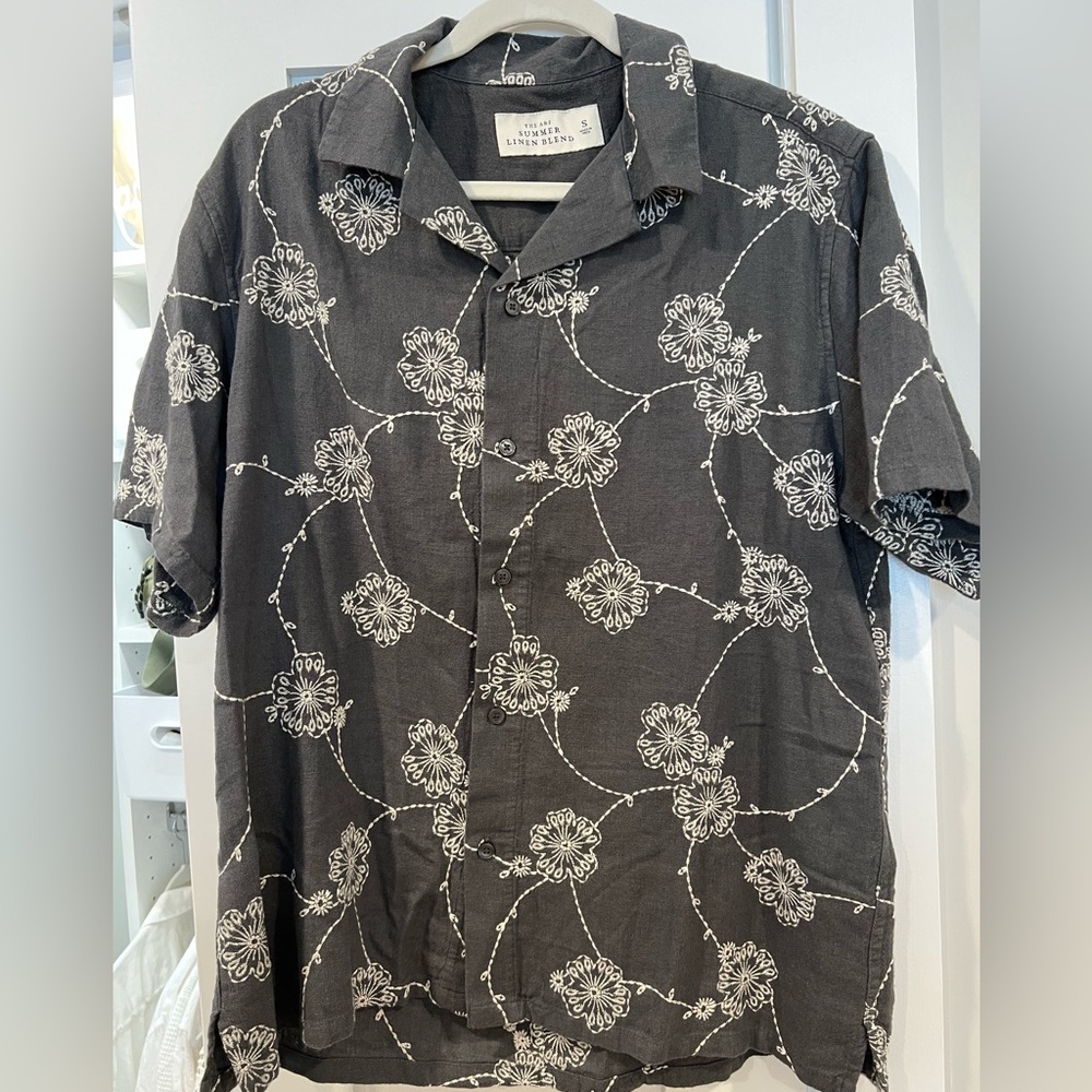 Abercrombie & Fitch embroidered linen camp collar shirt